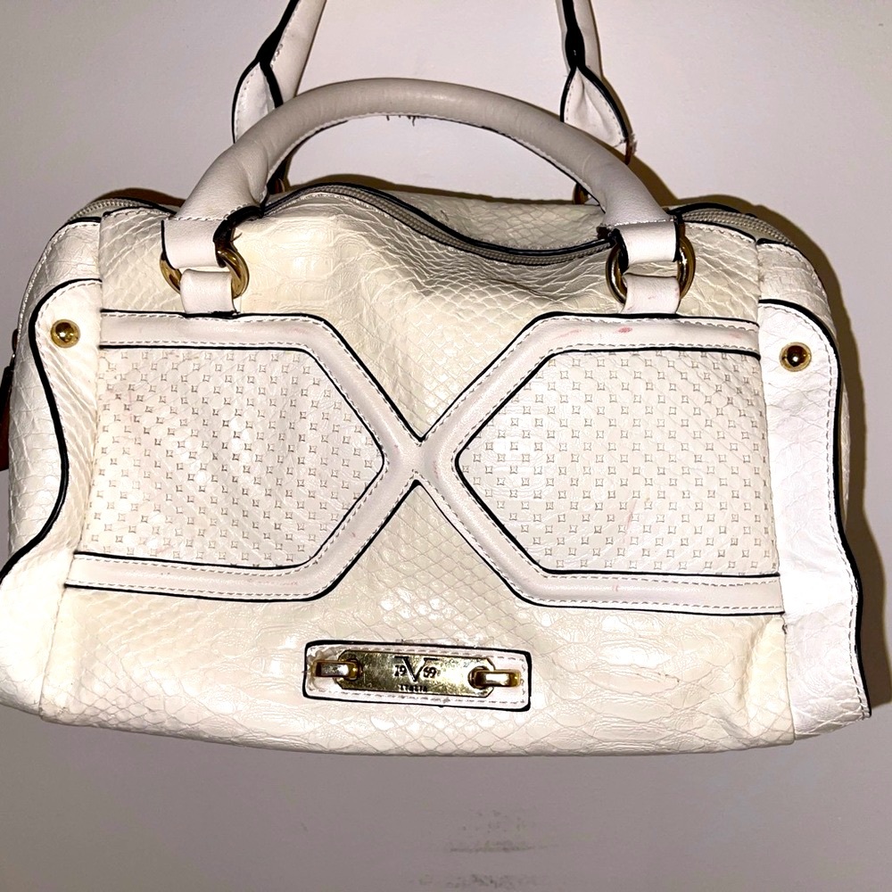 Versace 19V69 Luxurious White Satchel with Quilted Texture and Gold Accents - Picture 6 of 17